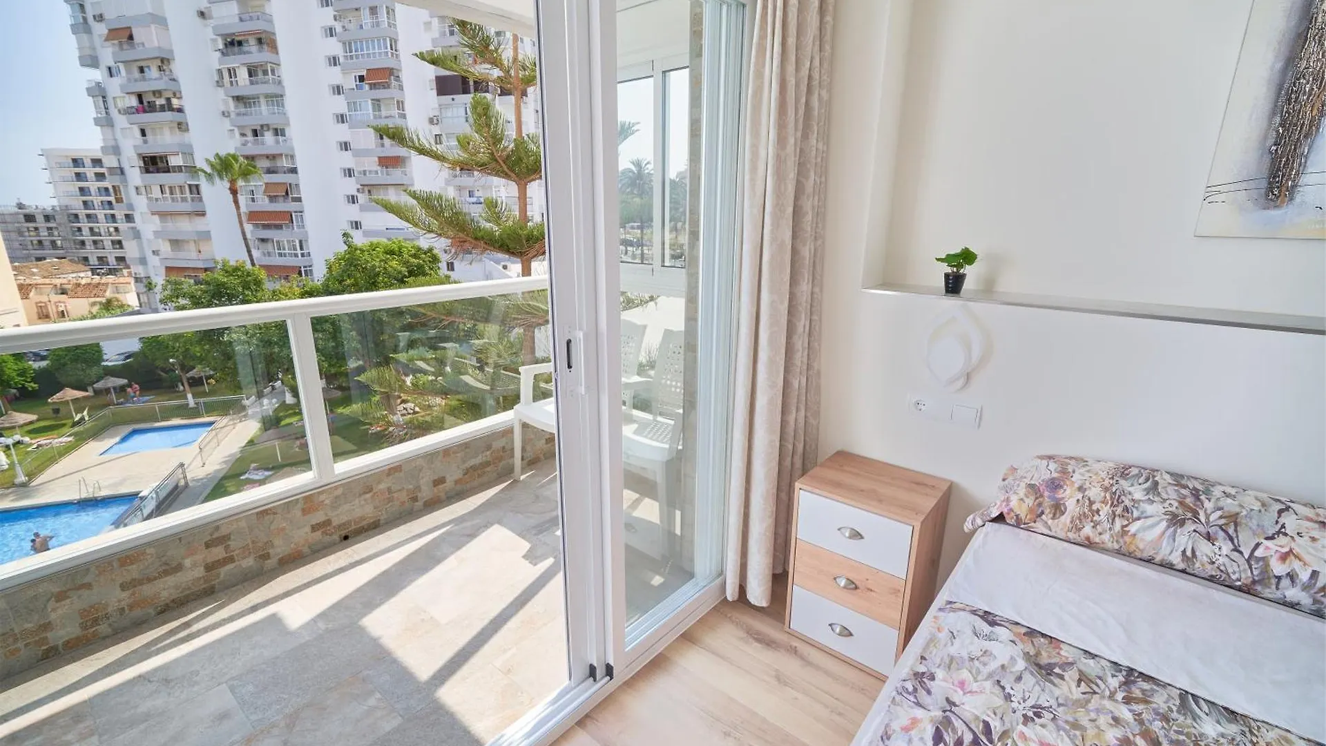 דירה בנאלמדנה Apartamento Happy Days- Diana 1